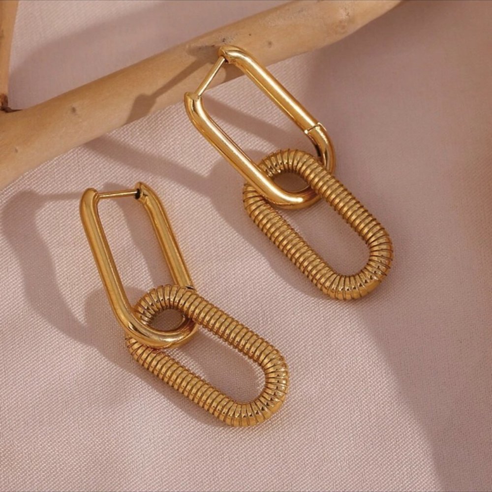 NEW LINK 18K GOLD CHAIN LONG DROP EARRINGS, BEAUTIFUL EARRINGS, CUTE EARRINGS. - Picture 3 of 6